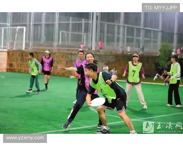 重庆飞盘队与南京飞盘队赛后复盘分析力量对比与战术探讨